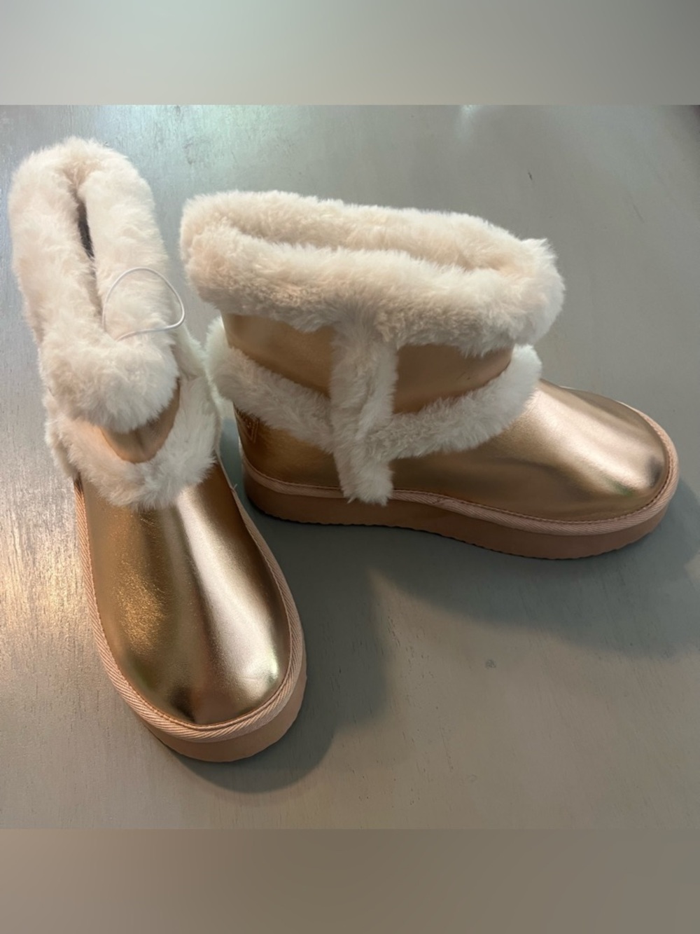 New! Juicy Couture Gold Metallic Ocarina Faux Fur Boots – Size 7.5 - Picture 2 of 6